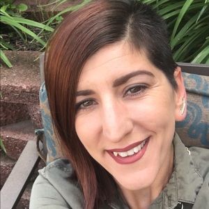 Meet your Posher, Joella